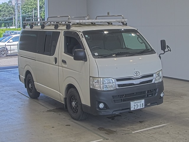 TOYOTA HIACE