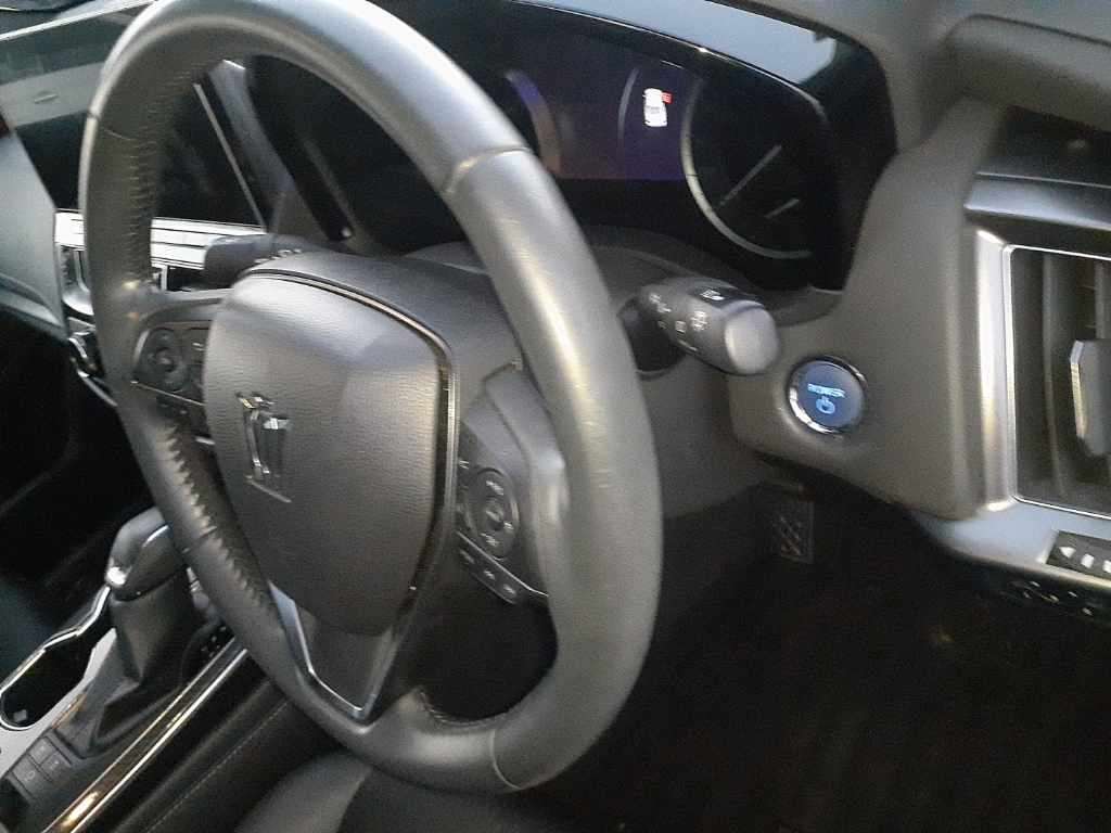 TOYOTA CROWN HYBRID