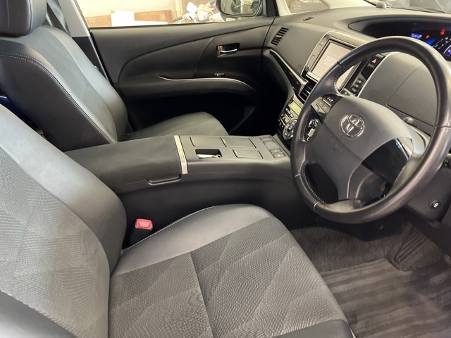 TOYOTA ESTIMA HYBRID