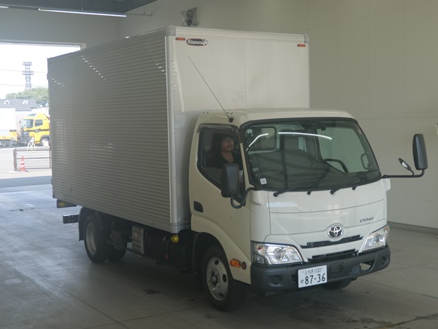 TOYOTA DYNA
