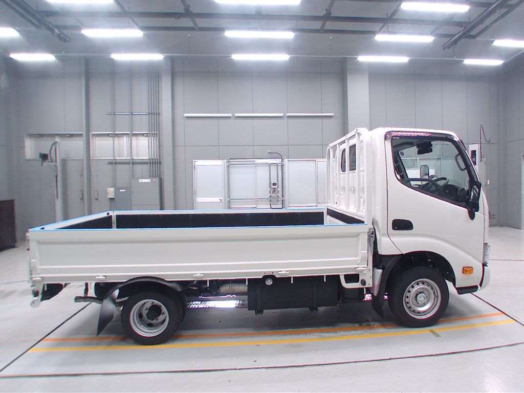 TOYOTA DYNA