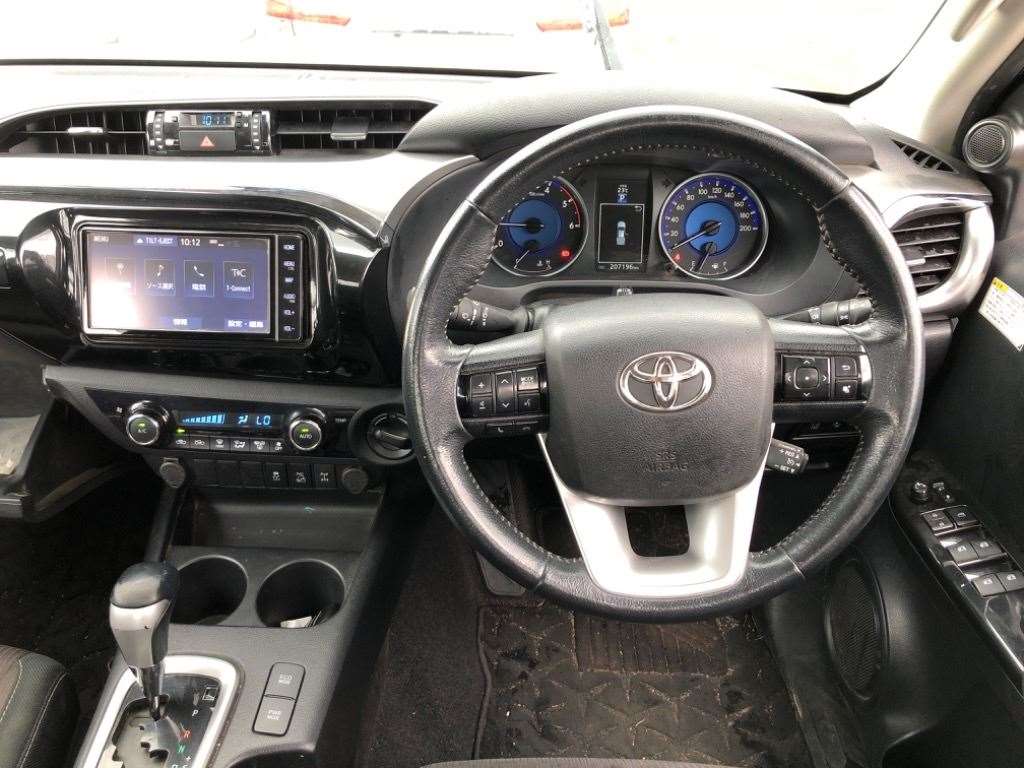 TOYOTA HILUX
