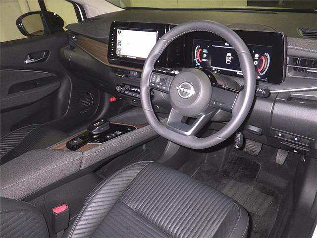 NISSAN AURA