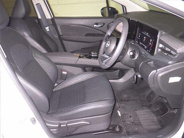 NISSAN AURA