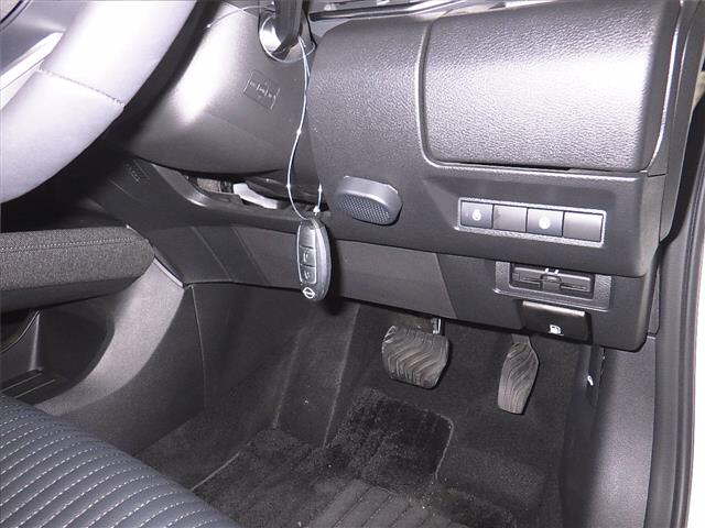 NISSAN AURA
