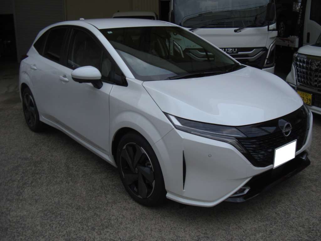 NISSAN AURA