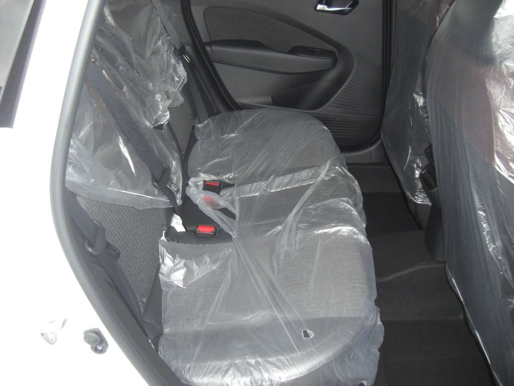 NISSAN AURA