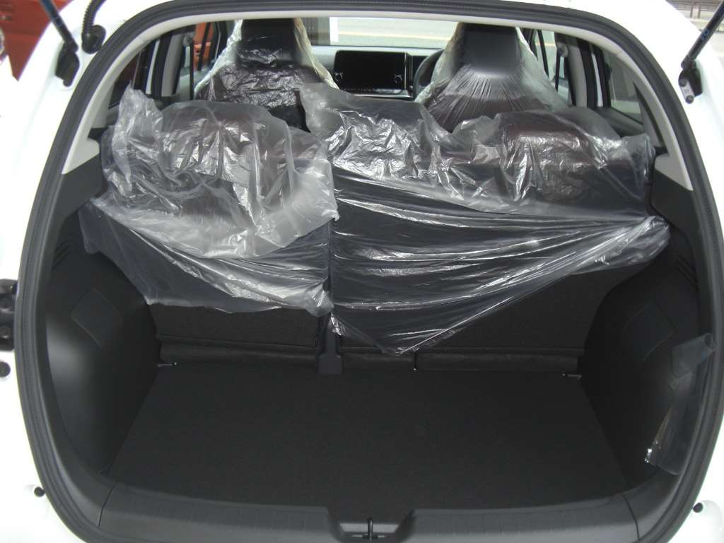 NISSAN AURA