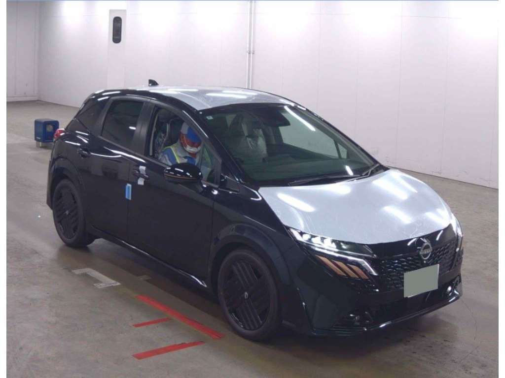 NISSAN AURA