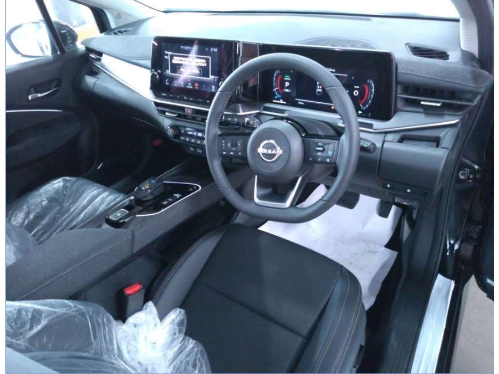 NISSAN AURA