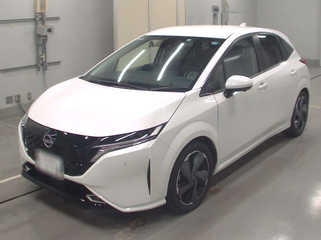 NISSAN AURA