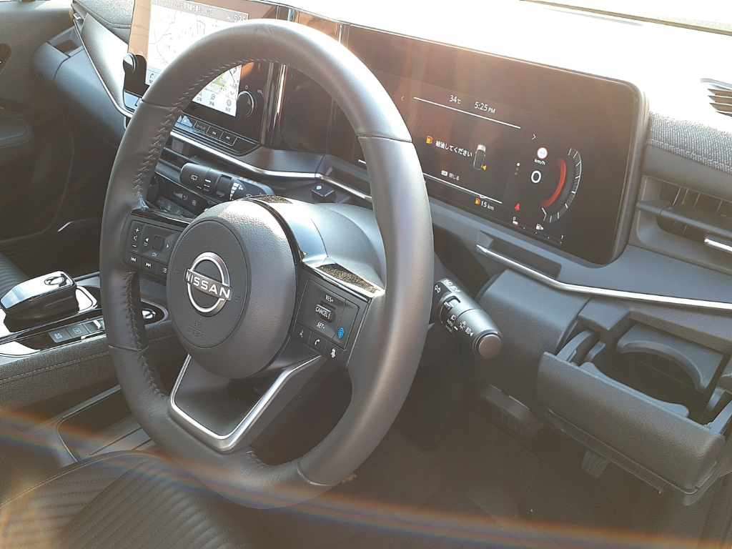 NISSAN AURA