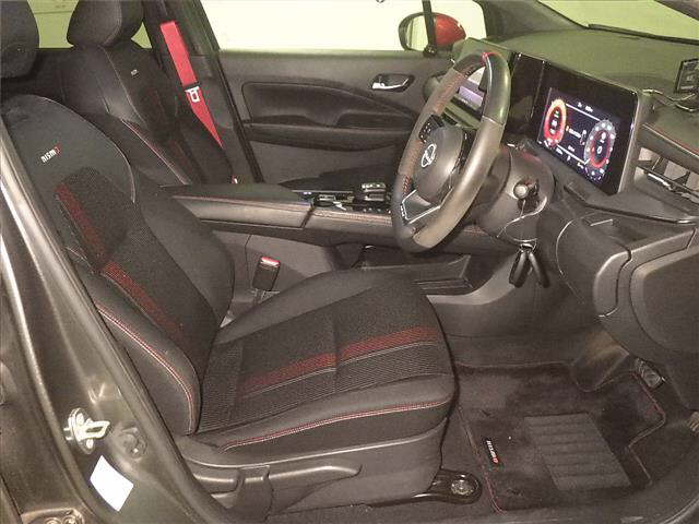 NISSAN AURA