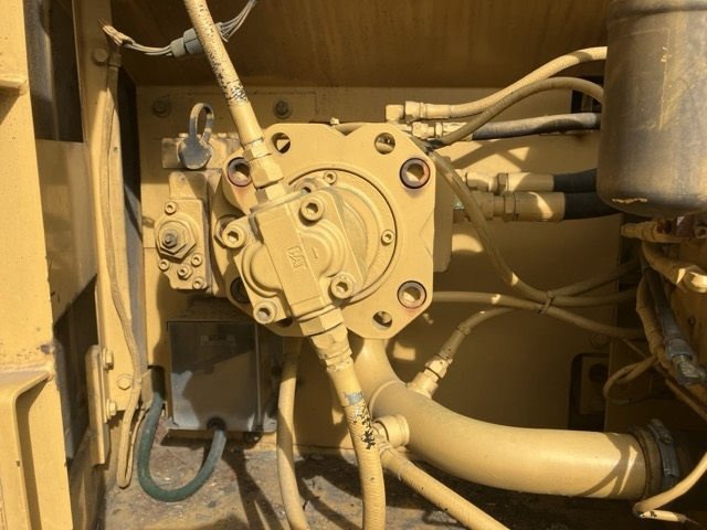CAT EXCAVATOR