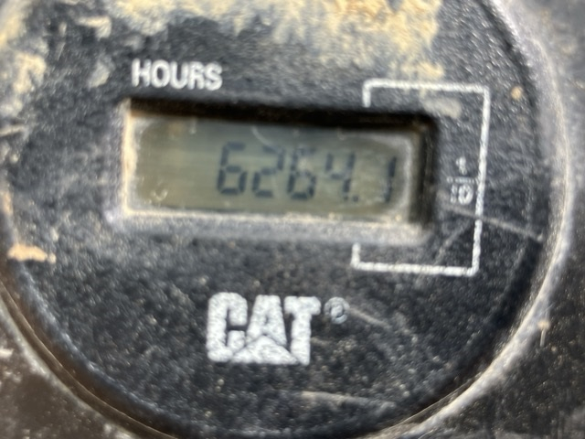 CAT EXCAVATOR