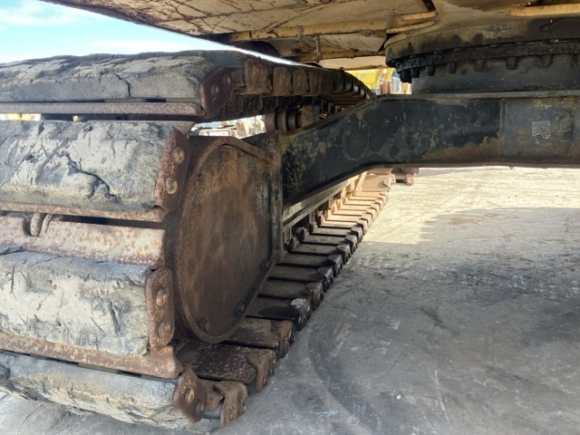 CAT EXCAVATOR