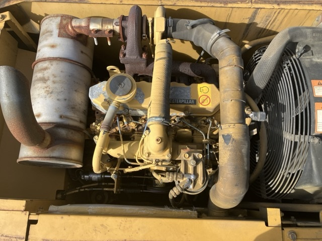 CAT EXCAVATOR