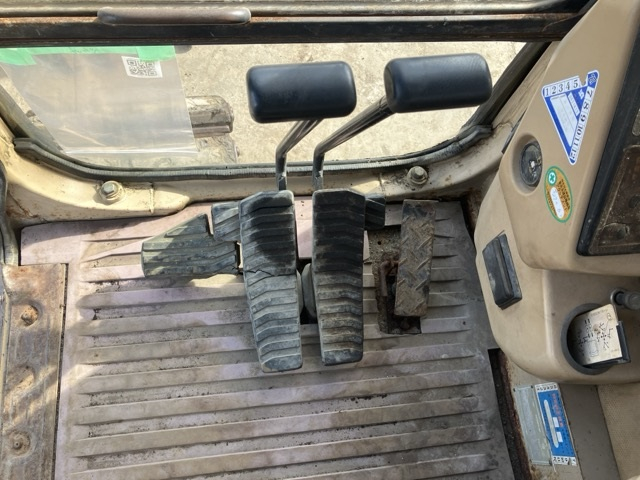 CAT EXCAVATOR