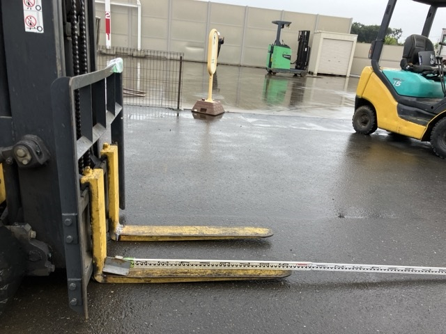 KOMATSU ELECTRIC FORKLIFT