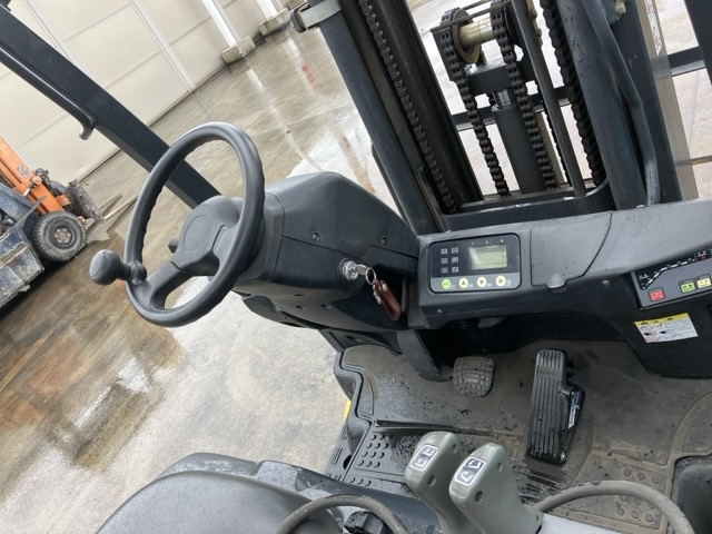 KOMATSU ELECTRIC FORKLIFT