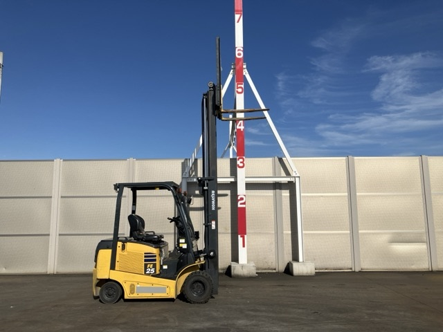 KOMATSU ELECTRIC FORKLIFT
