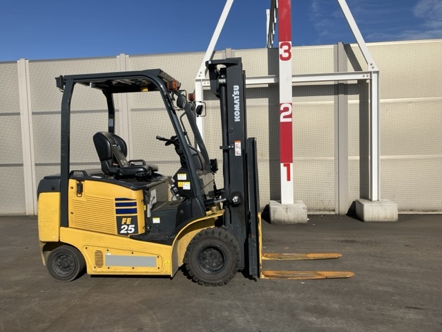 KOMATSU ELECTRIC FORKLIFT