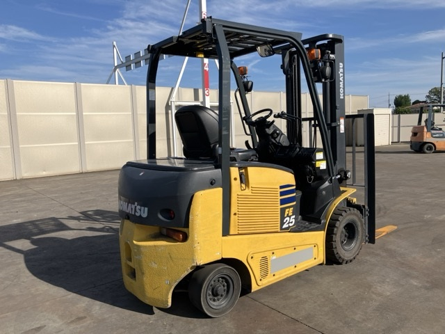 KOMATSU ELECTRIC FORKLIFT