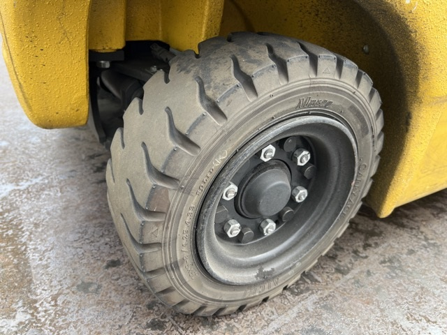 KOMATSU ELECTRIC FORKLIFT
