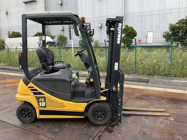KOMATSU ELECTRIC FORKLIFT
