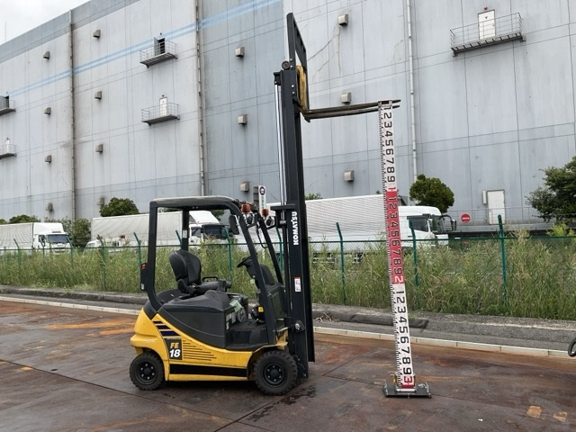 KOMATSU ELECTRIC FORKLIFT