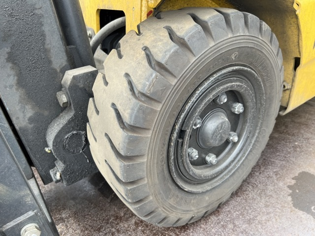 KOMATSU ELECTRIC FORKLIFT
