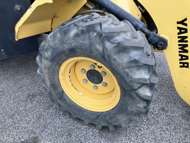 MINI WHEEL LOADER YANMAR