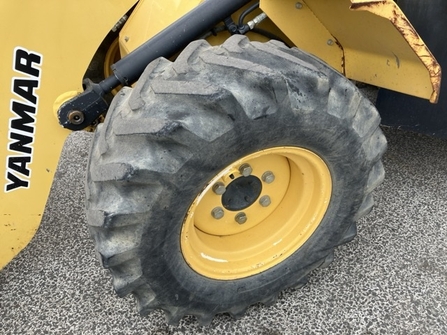MINI WHEEL LOADER YANMAR