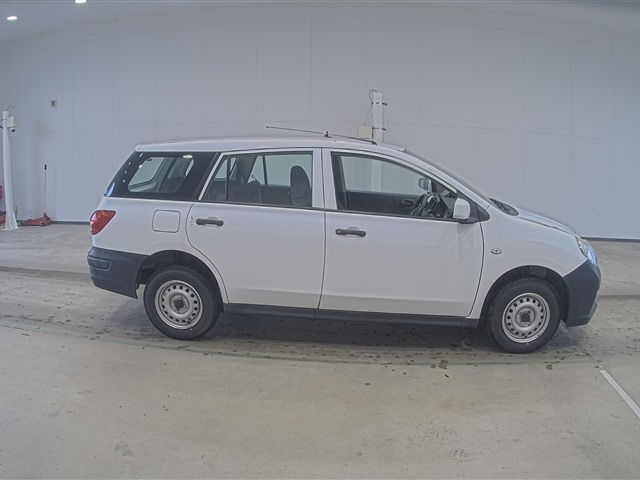 NISSAN AD WAGEN