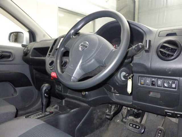 NISSAN AD WAGEN