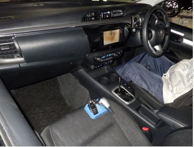 TOYOTA HILUX　2021