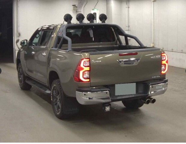 TOYOTA HILUX　2021