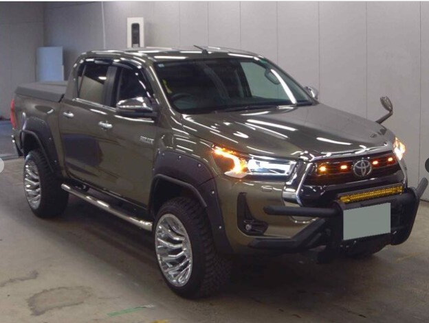 TOYOTA HILUX　2021