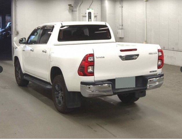 TOYOTA HILUX　2021