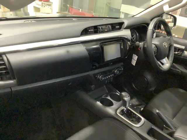 TOYOTA HILUX　2021