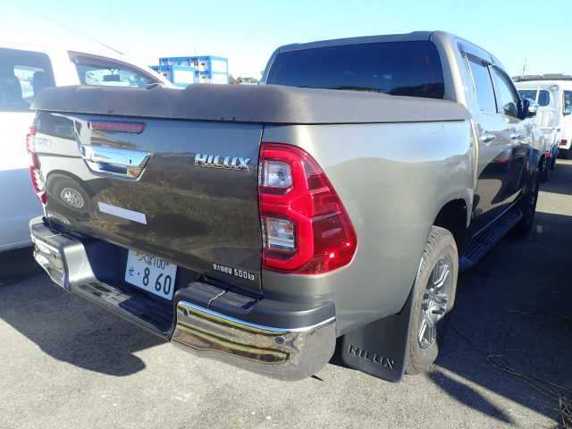 TOYOTA HILUX　2021