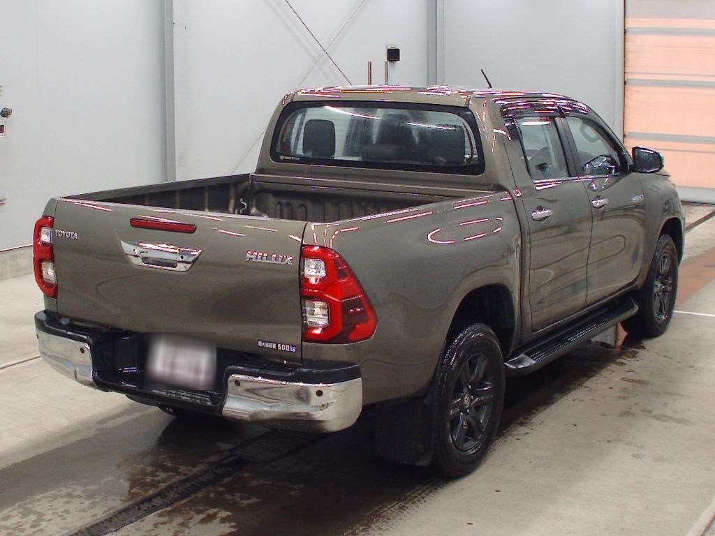 TOYOTA HILUX　2021