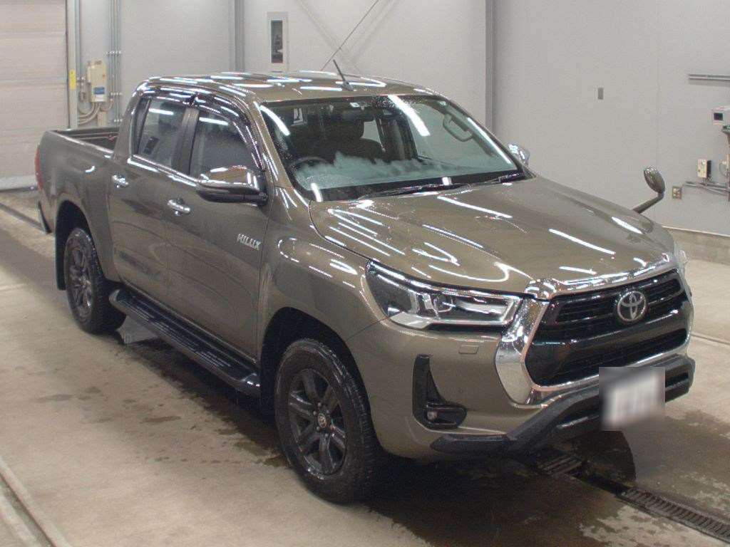 TOYOTA HILUX　2021