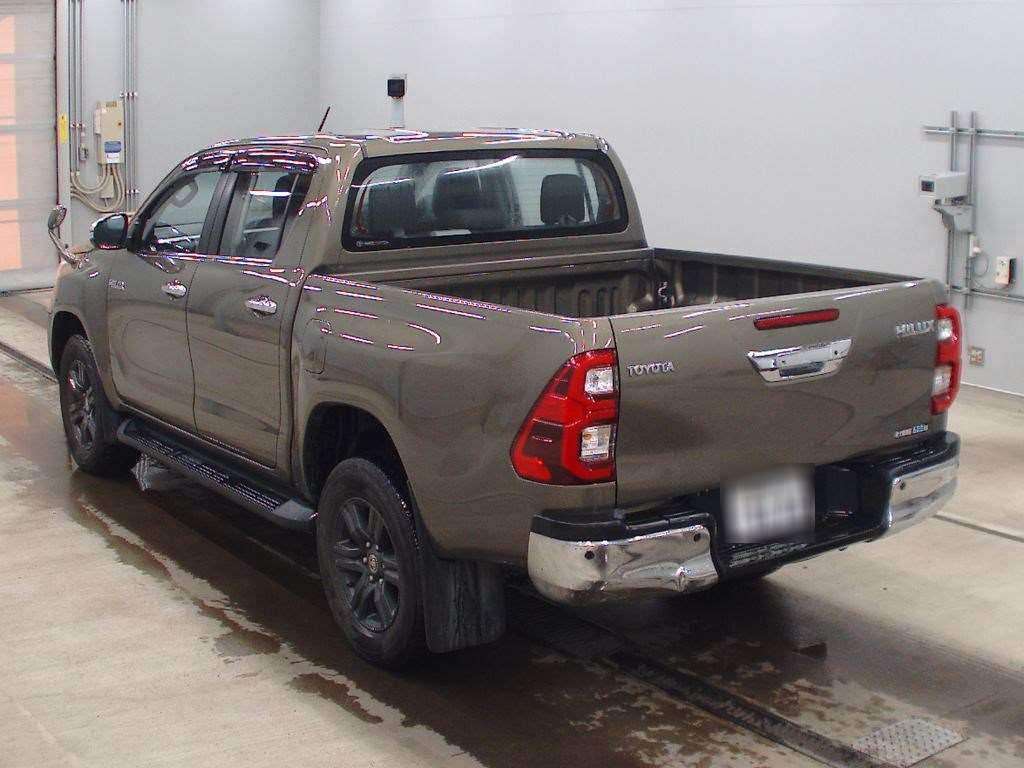 TOYOTA HILUX　2021