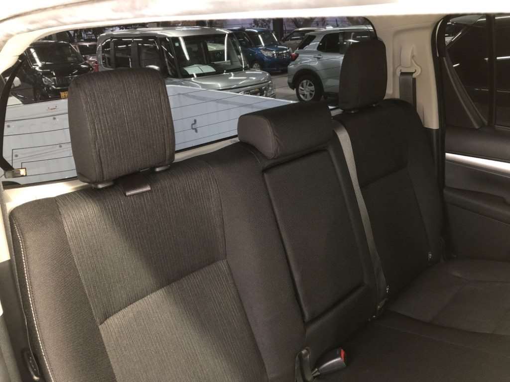 TOYOTA HILUX　2021