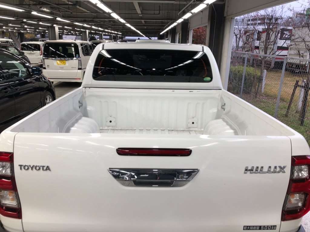 TOYOTA HILUX　2021