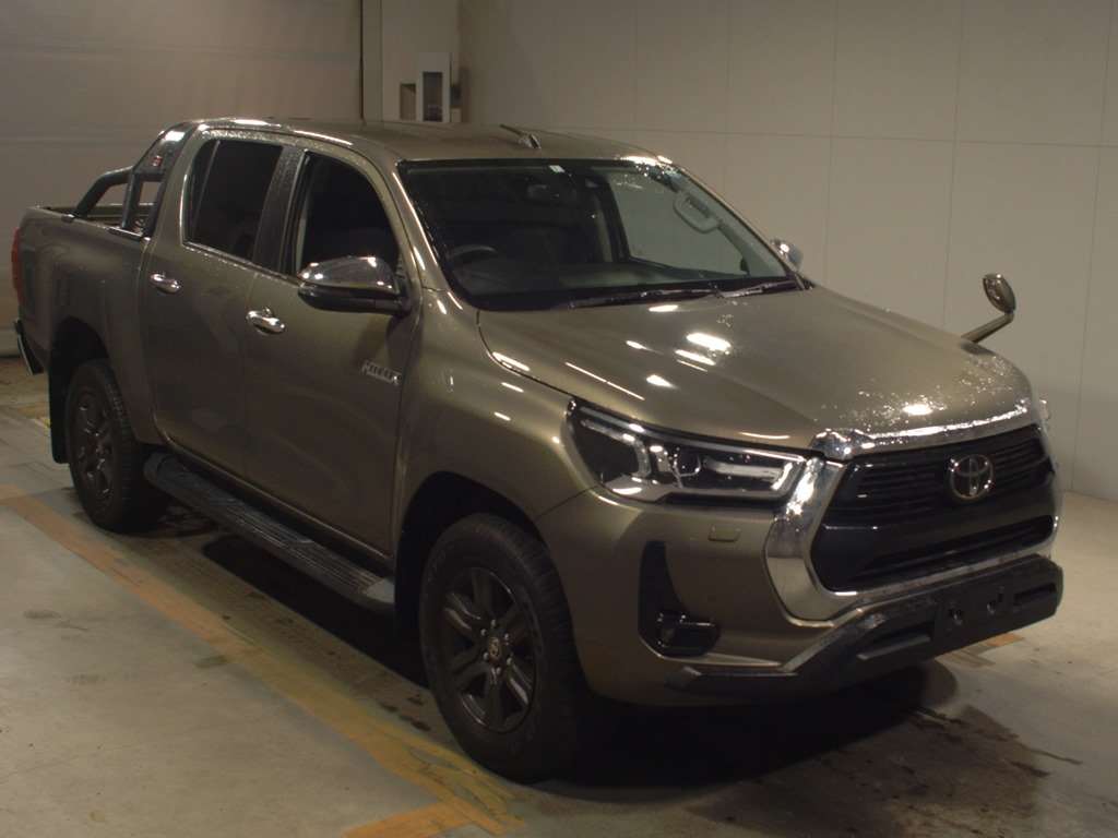 TOYOTA HILUX　2021