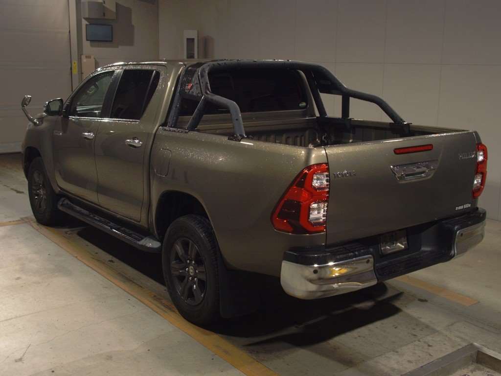 TOYOTA HILUX　2021