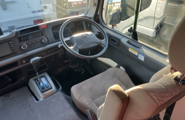 TOYOTA COASTER 2020